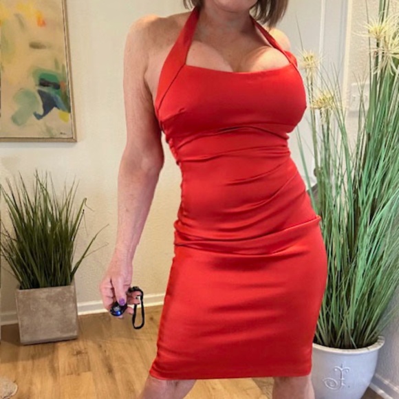 Cache size 8 red satin party dress - Picture 1 of 9